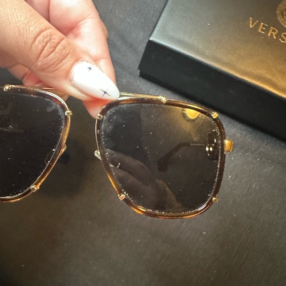 Versace sunglasses - Picture 9 of 14